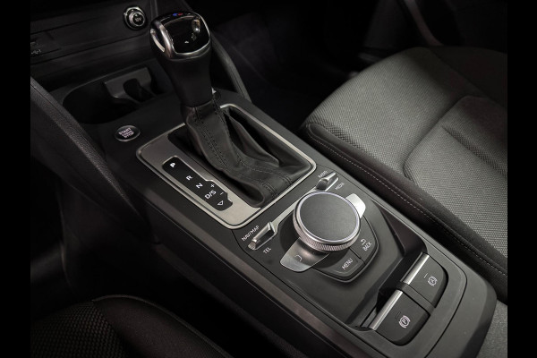 Audi Q2 35 TFSI S-Line, Pano, Apple Carplay, Camera, Cruise, Clima, 19" Velgen, Dealer Onderhouden