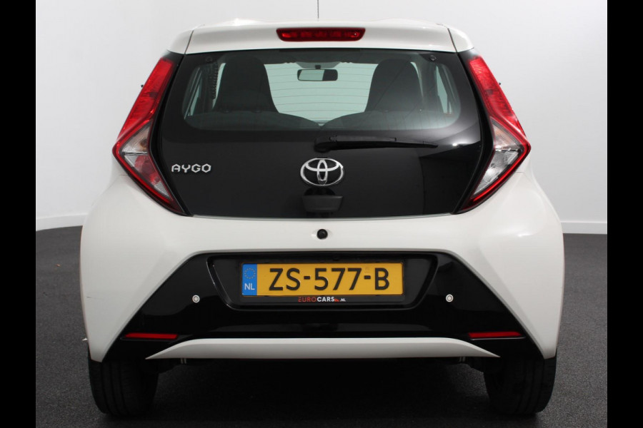 Toyota Aygo 1.0 VVT-i x-play Automaat | Camera | Scherm | Airco | 5 deurs