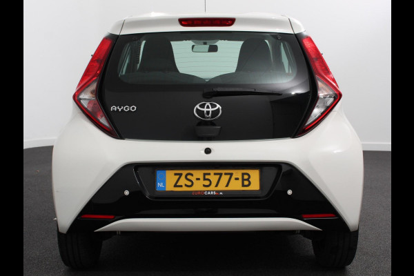 Toyota Aygo 1.0 VVT-i x-play Automaat | Camera | Scherm | Airco | 5 deurs