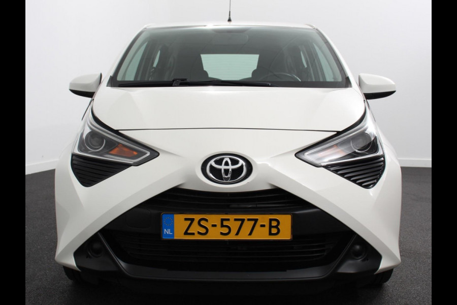 Toyota Aygo 1.0 VVT-i x-play Automaat | Camera | Scherm | Airco | 5 deurs