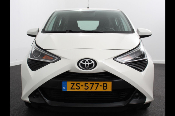 Toyota Aygo 1.0 VVT-i x-play Automaat | Camera | Scherm | Airco | 5 deurs