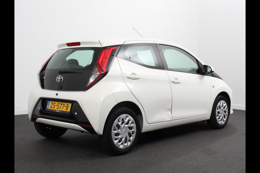 Toyota Aygo 1.0 VVT-i x-play Automaat | Camera | Scherm | Airco | 5 deurs
