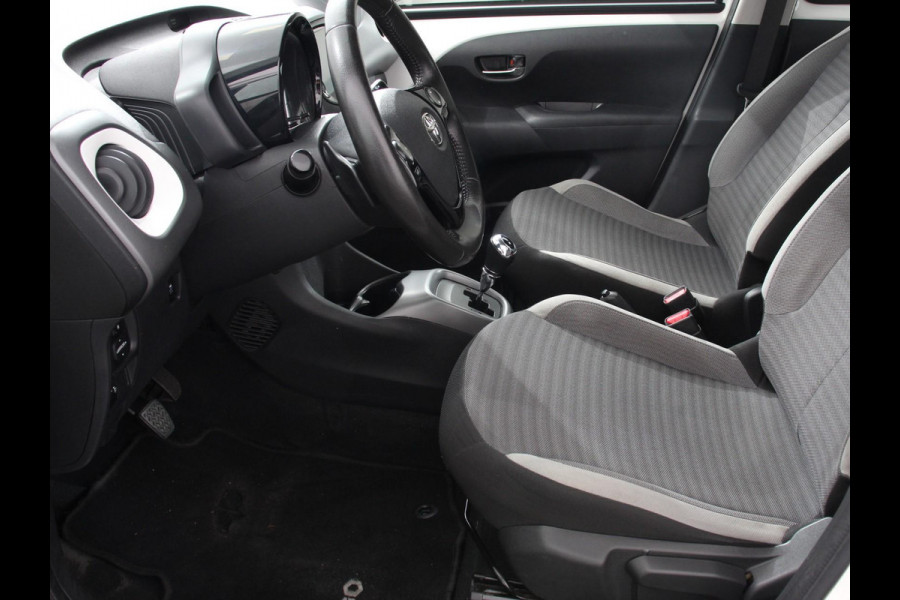 Toyota Aygo 1.0 VVT-i x-play Automaat | Camera | Scherm | Airco | 5 deurs