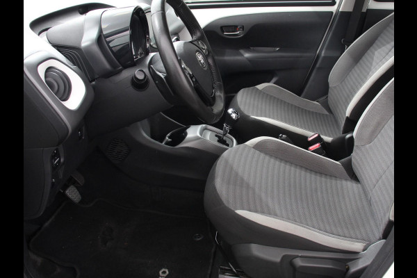 Toyota Aygo 1.0 VVT-i x-play Automaat | Camera | Scherm | Airco | 5 deurs