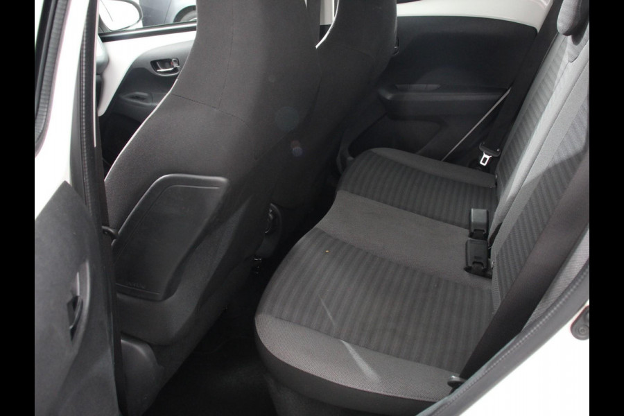 Toyota Aygo 1.0 VVT-i x-play Automaat | Camera | Scherm | Airco | 5 deurs