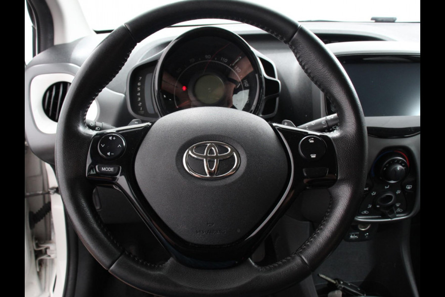 Toyota Aygo 1.0 VVT-i x-play Automaat | Camera | Scherm | Airco | 5 deurs