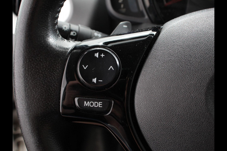 Toyota Aygo 1.0 VVT-i x-play Automaat | Camera | Scherm | Airco | 5 deurs