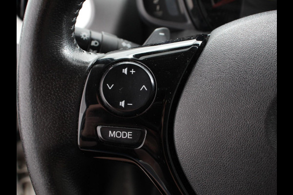 Toyota Aygo 1.0 VVT-i x-play Automaat | Camera | Scherm | Airco | 5 deurs