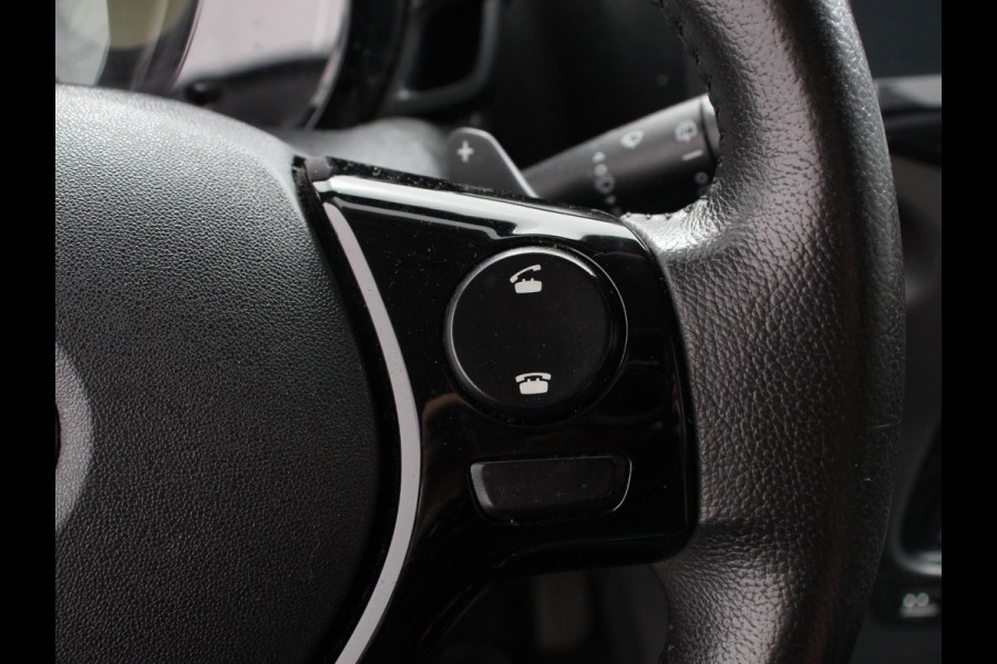 Toyota Aygo 1.0 VVT-i x-play Automaat | Camera | Scherm | Airco | 5 deurs