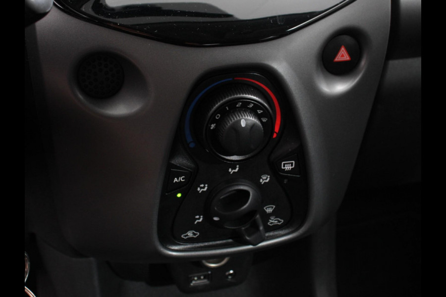 Toyota Aygo 1.0 VVT-i x-play Automaat | Camera | Scherm | Airco | 5 deurs