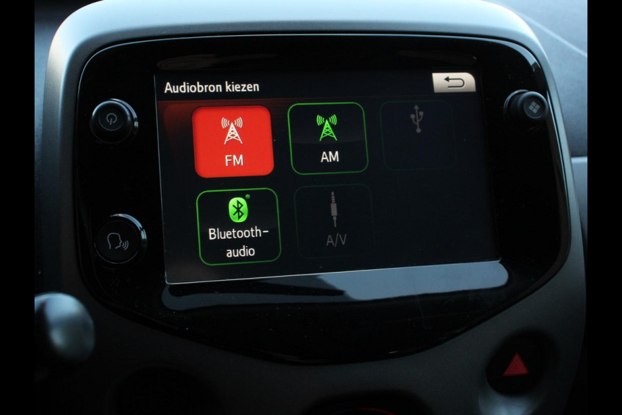 Toyota Aygo 1.0 VVT-i x-play Automaat | Camera | Scherm | Airco | 5 deurs