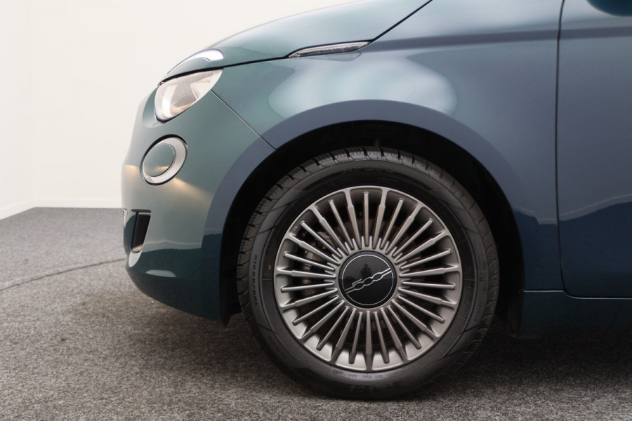 Fiat 500E Icon 42 kWh Virtual Cockpit, Climate, Apple Carplay, Cruise, DAB, USB, 16''