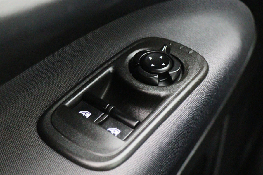 Fiat 500E Icon 42 kWh Virtual Cockpit, Climate, Apple Carplay, Cruise, DAB, USB, 16''