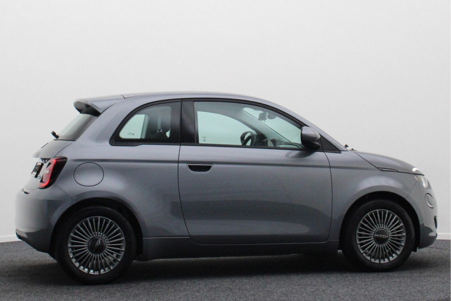 Fiat 500E Icon 42 kWh Virtual Cockpit, Climate, Apple Carplay, Cruise, DAB, USB, 16''