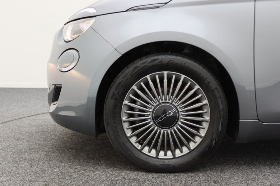 Fiat 500E Icon 42 kWh Virtual Cockpit, Climate, Apple Carplay, Cruise, DAB, USB, 16''