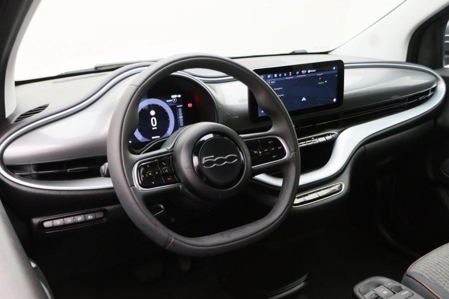 Fiat 500E Icon 42 kWh Virtual Cockpit, Climate, Apple Carplay, Cruise, DAB, USB, 16''