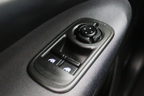 Fiat 500E Icon 42 kWh Virtual Cockpit, Climate, Apple Carplay, Cruise, DAB, USB, 16''