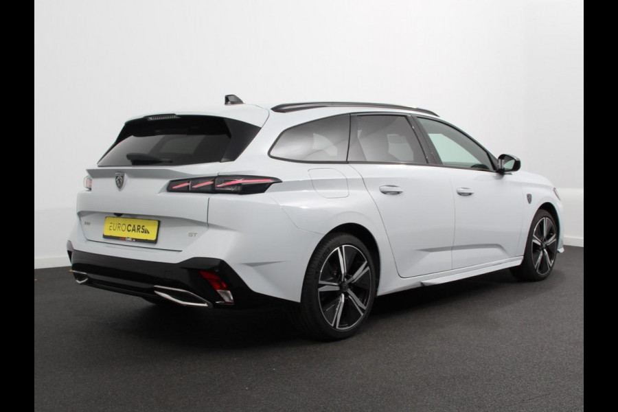 Peugeot 308 1.2 PureTech GT Climate control Adaptive cruise control Parkeersensoren Achteruitrijcamera Navigatie DEMO Voorstoelen verwarmd LED Apple Carplay/ Android Auto