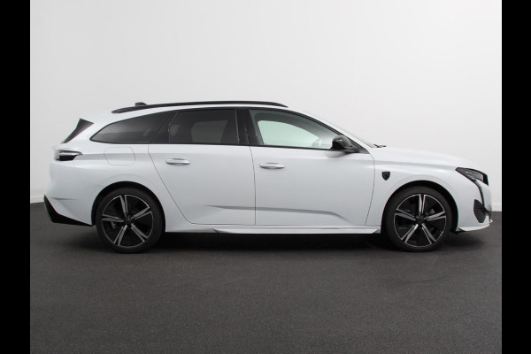 Peugeot 308 1.2 PureTech GT Climate control Adaptive cruise control Parkeersensoren Achteruitrijcamera Navigatie DEMO Voorstoelen verwarmd LED Apple Carplay/ Android Auto