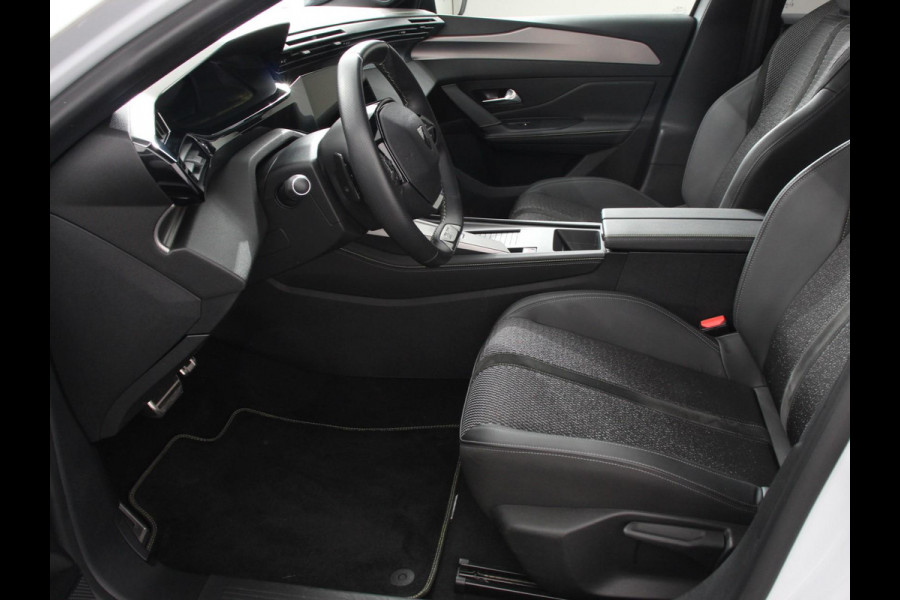 Peugeot 308 1.2 PureTech GT Climate control Adaptive cruise control Parkeersensoren Achteruitrijcamera Navigatie DEMO Voorstoelen verwarmd LED Apple Carplay/ Android Auto