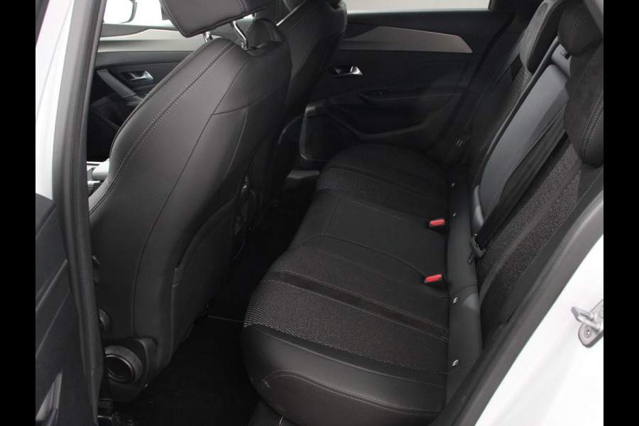 Peugeot 308 1.2 PureTech GT Climate control Adaptive cruise control Parkeersensoren Achteruitrijcamera Navigatie DEMO Voorstoelen verwarmd LED Apple Carplay/ Android Auto