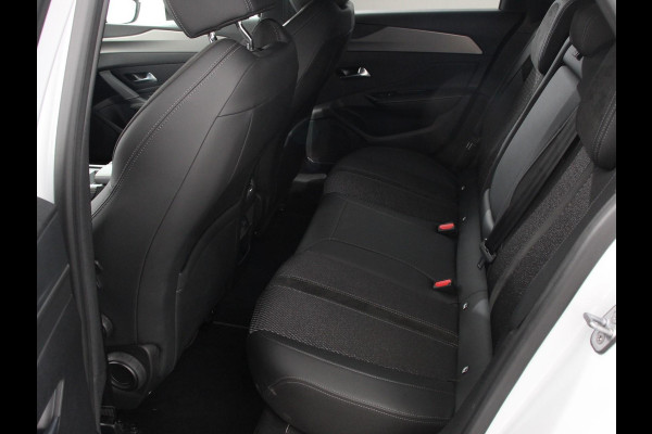 Peugeot 308 1.2 PureTech GT Climate control Adaptive cruise control Parkeersensoren Achteruitrijcamera Navigatie DEMO Voorstoelen verwarmd LED Apple Carplay/ Android Auto