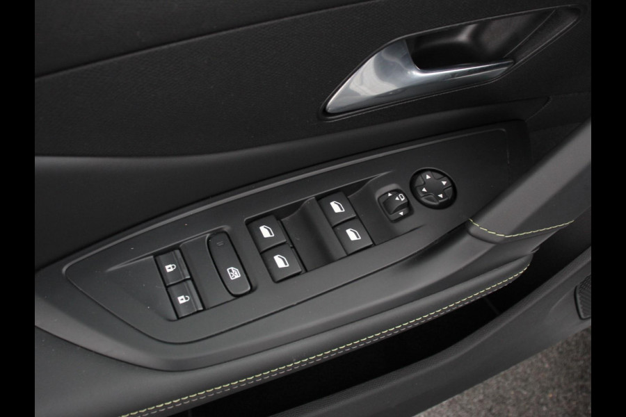 Peugeot 308 1.2 PureTech GT Climate control Adaptive cruise control Parkeersensoren Achteruitrijcamera Navigatie DEMO Voorstoelen verwarmd LED Apple Carplay/ Android Auto