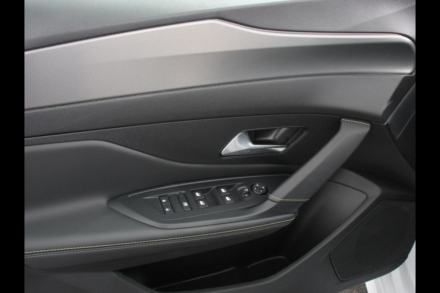 Peugeot 308 1.2 PureTech GT Climate control Adaptive cruise control Parkeersensoren Achteruitrijcamera Navigatie DEMO Voorstoelen verwarmd LED Apple Carplay/ Android Auto