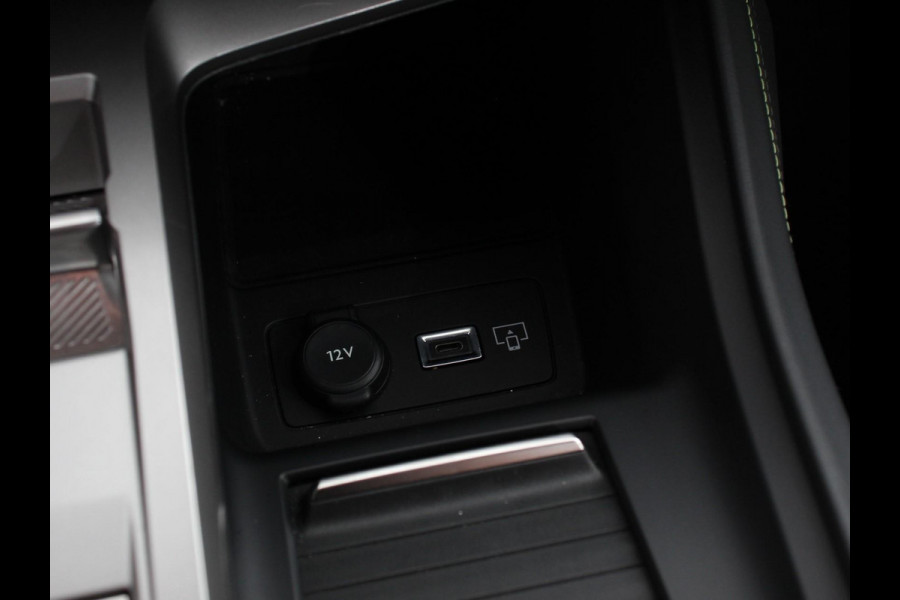 Peugeot 308 1.2 PureTech GT Climate control Adaptive cruise control Parkeersensoren Achteruitrijcamera Navigatie DEMO Voorstoelen verwarmd LED Apple Carplay/ Android Auto