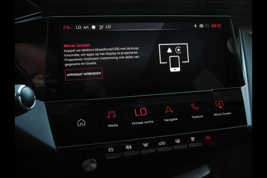 Peugeot 308 1.2 PureTech GT Climate control Adaptive cruise control Parkeersensoren Achteruitrijcamera Navigatie DEMO Voorstoelen verwarmd LED Apple Carplay/ Android Auto