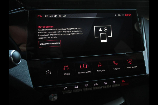 Peugeot 308 1.2 PureTech GT Climate control Adaptive cruise control Parkeersensoren Achteruitrijcamera Navigatie DEMO Voorstoelen verwarmd LED Apple Carplay/ Android Auto