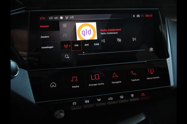 Peugeot 308 1.2 PureTech GT Climate control Adaptive cruise control Parkeersensoren Achteruitrijcamera Navigatie DEMO Voorstoelen verwarmd LED Apple Carplay/ Android Auto