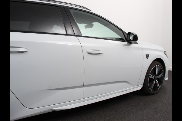 Peugeot 308 1.2 PureTech GT Climate control Adaptive cruise control Parkeersensoren Achteruitrijcamera Navigatie DEMO Voorstoelen verwarmd LED Apple Carplay/ Android Auto