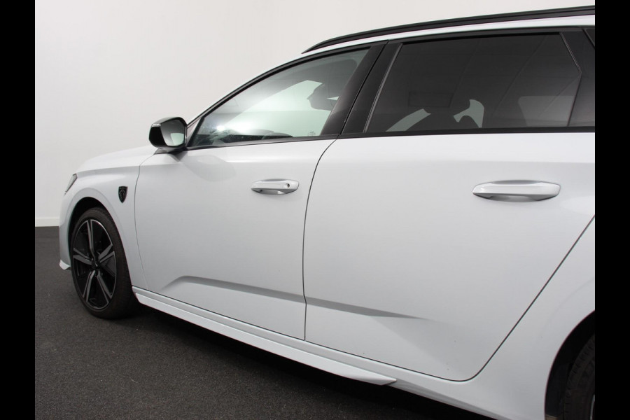 Peugeot 308 1.2 PureTech GT Climate control Adaptive cruise control Parkeersensoren Achteruitrijcamera Navigatie DEMO Voorstoelen verwarmd LED Apple Carplay/ Android Auto