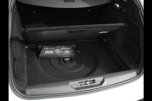 Peugeot 308 1.2 PureTech GT Climate control Adaptive cruise control Parkeersensoren Achteruitrijcamera Navigatie DEMO Voorstoelen verwarmd LED Apple Carplay/ Android Auto
