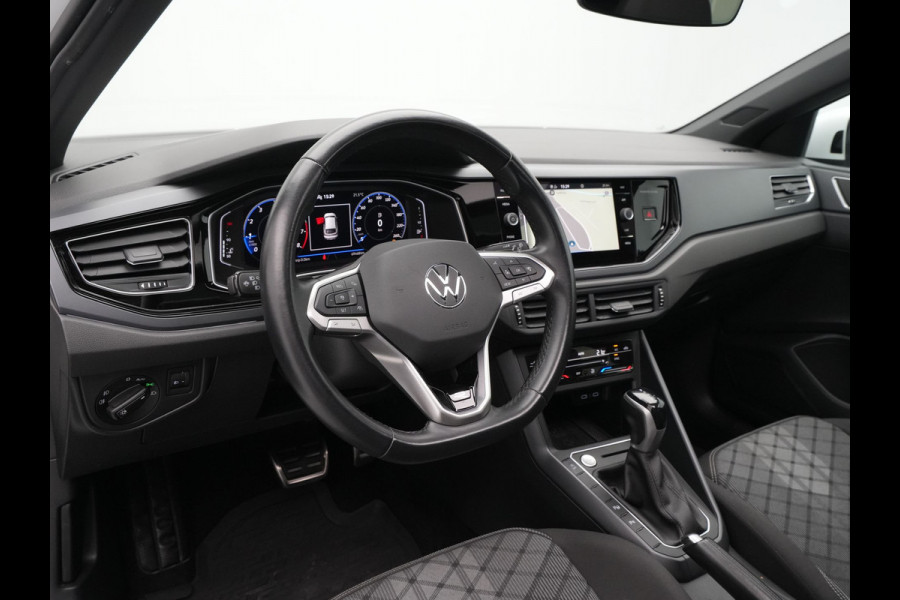 Volkswagen Taigo 1.0 TSI 110pk DSG R-Line Navigatie Panoramadak Camera Keyless Clima Carplay 215