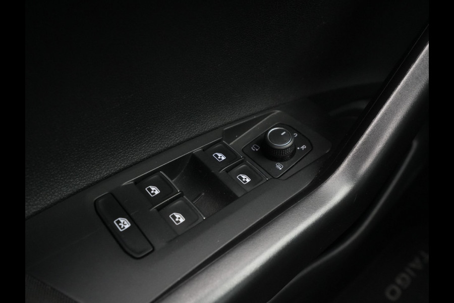 Volkswagen Taigo 1.0 TSI 110pk DSG R-Line Navigatie Panoramadak Camera Keyless Clima Carplay 215