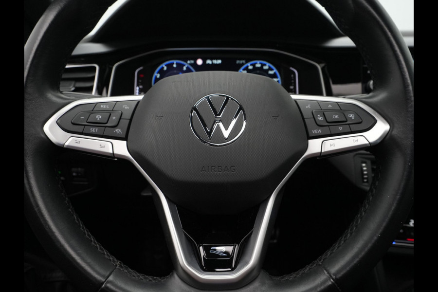 Volkswagen Taigo 1.0 TSI 110pk DSG R-Line Navigatie Panoramadak Camera Keyless Clima Carplay 215