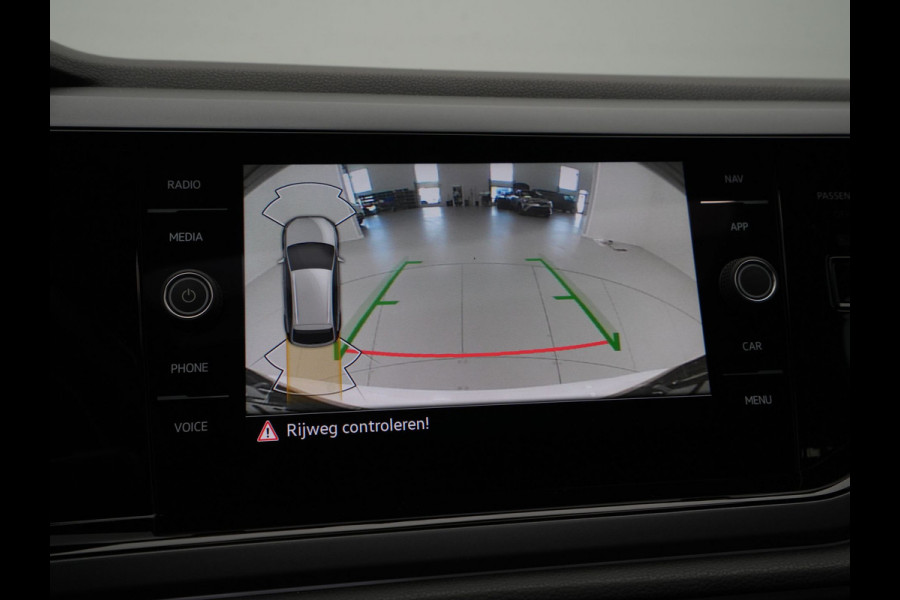 Volkswagen Taigo 1.0 TSI 110pk DSG R-Line Navigatie Panoramadak Camera Keyless Clima Carplay 215