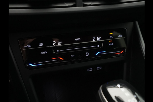 Volkswagen Taigo 1.0 TSI 110pk DSG R-Line Navigatie Panoramadak Camera Keyless Clima Carplay 215