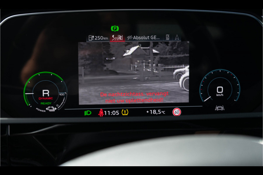 Audi e-tron 55 S-line Quattro / Luchtvering/ Standkachel/ Cruise Control/ Panoramadak/ 300kW (408PK)