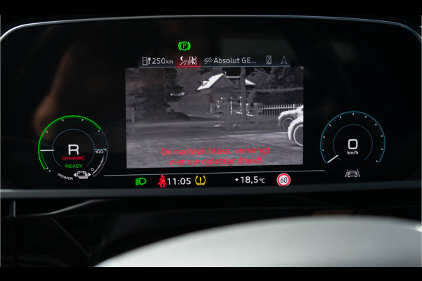 Audi e-tron 55 S-line Quattro / Luchtvering/ Standkachel/ Cruise Control/ Panoramadak/ 300kW (408PK)