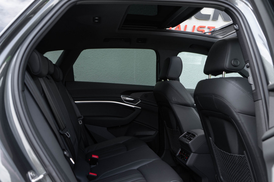 Audi e-tron 55 S-line Quattro / Luchtvering/ Standkachel/ Cruise Control/ Panoramadak/ 300kW (408PK)