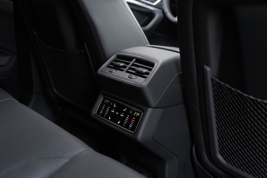 Audi e-tron 55 S-line Quattro / Luchtvering/ Standkachel/ Cruise Control/ Panoramadak/ 300kW (408PK)
