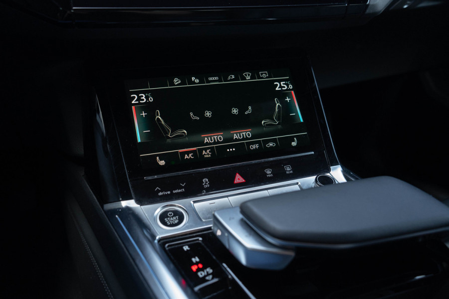 Audi e-tron 55 S-line Quattro / Luchtvering/ Standkachel/ Cruise Control/ Panoramadak/ 300kW (408PK)