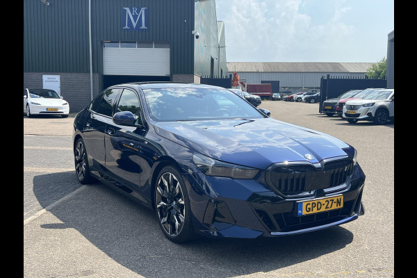 BMW i5 eDrive40 84 kWh ORIG. NL. NAP KM. | MEGA VOL  | M-SPORTPAKKET | PANO | HARMAN&KARDON