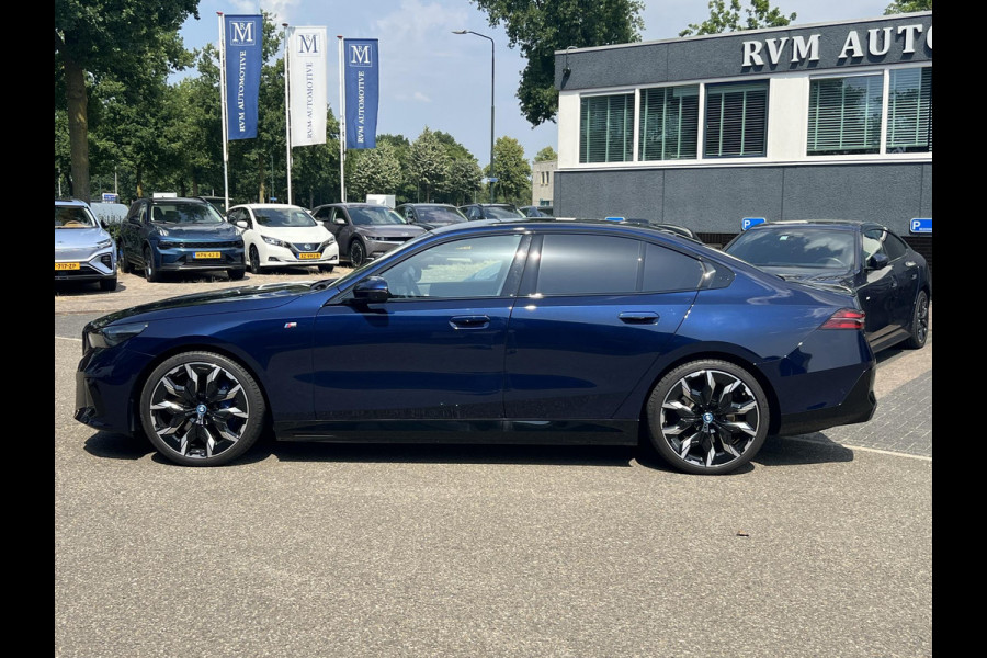 BMW i5 eDrive40 84 kWh ORIG. NL. NAP KM. | MEGA VOL  | M-SPORTPAKKET | PANO | HARMAN&KARDON