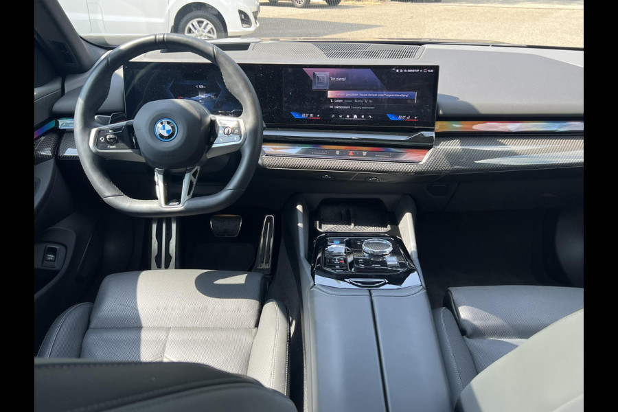 BMW i5 eDrive40 84 kWh ORIG. NL. NAP KM. | MEGA VOL  | M-SPORTPAKKET | PANO | HARMAN&KARDON