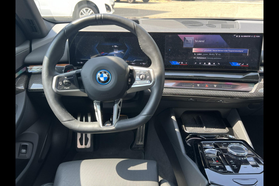 BMW i5 eDrive40 84 kWh ORIG. NL. NAP KM. | MEGA VOL  | M-SPORTPAKKET | PANO | HARMAN&KARDON
