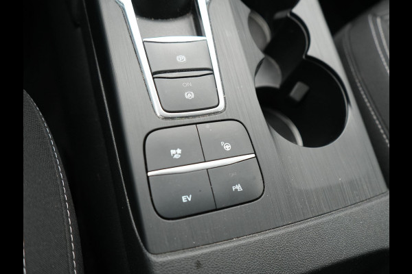 Ford Kuga 2.5 Titanium Plug In Hybrid 225pk PHEV | Trekhaak af Fabriek | Adaptive Cruise | Keyless | Camera | Stoelverwarming | Apple Carplay | DAB | Navi Full Map |